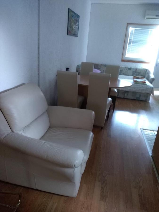 Apartment Busljeta Starigrad Paklenica Exterior photo