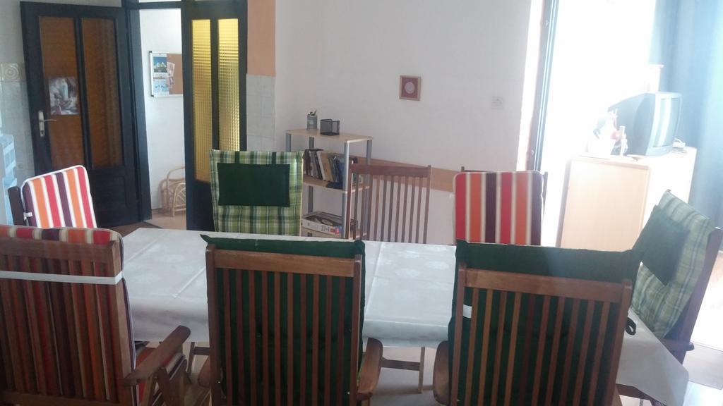 Apartment Busljeta Starigrad Paklenica Exterior photo