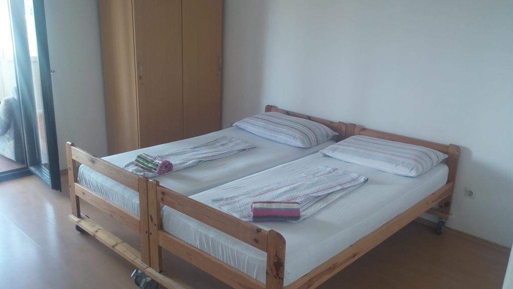 Apartment Busljeta Starigrad Paklenica Exterior photo