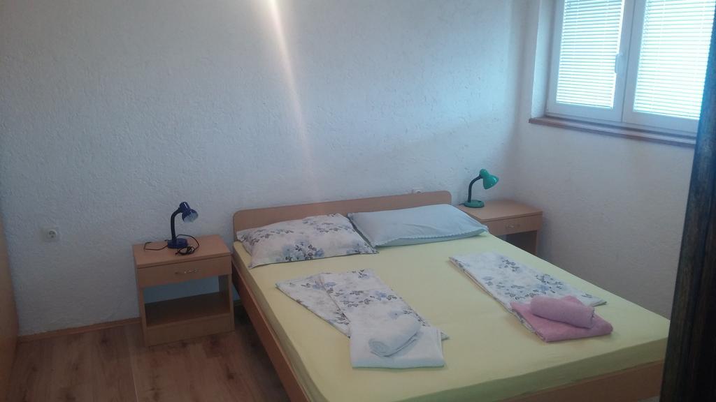 Apartment Busljeta Starigrad Paklenica Exterior photo