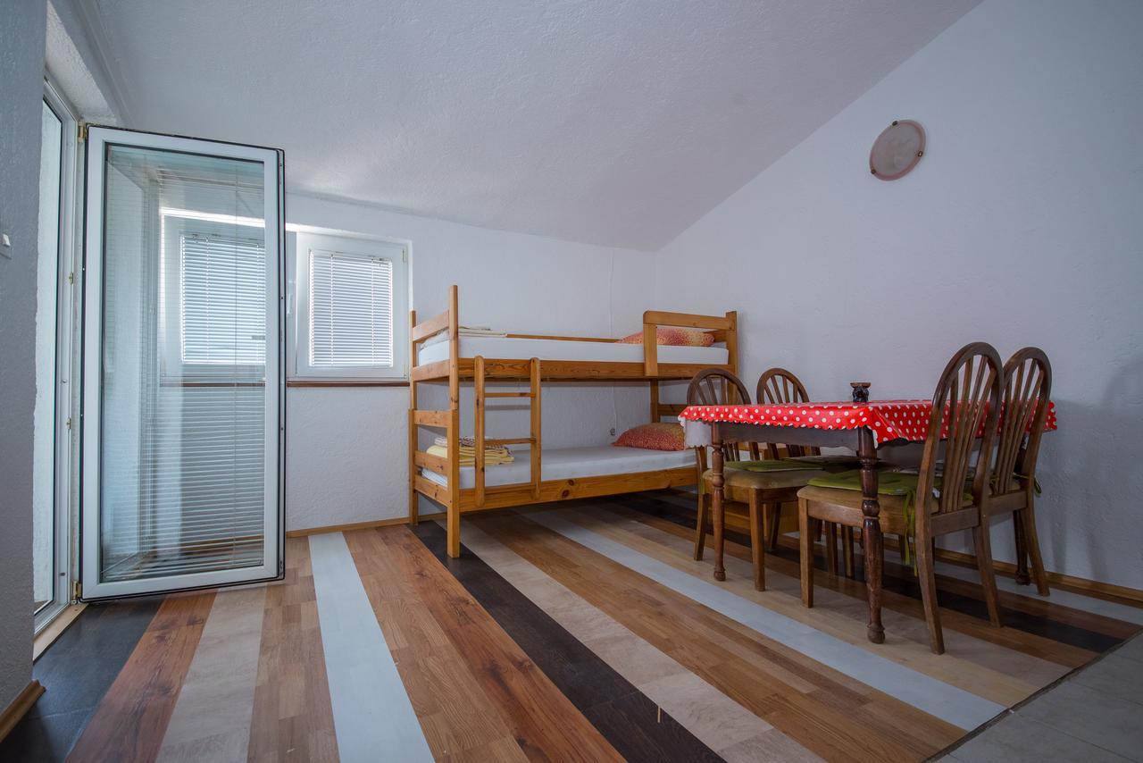 Apartment Busljeta Starigrad Paklenica Exterior photo
