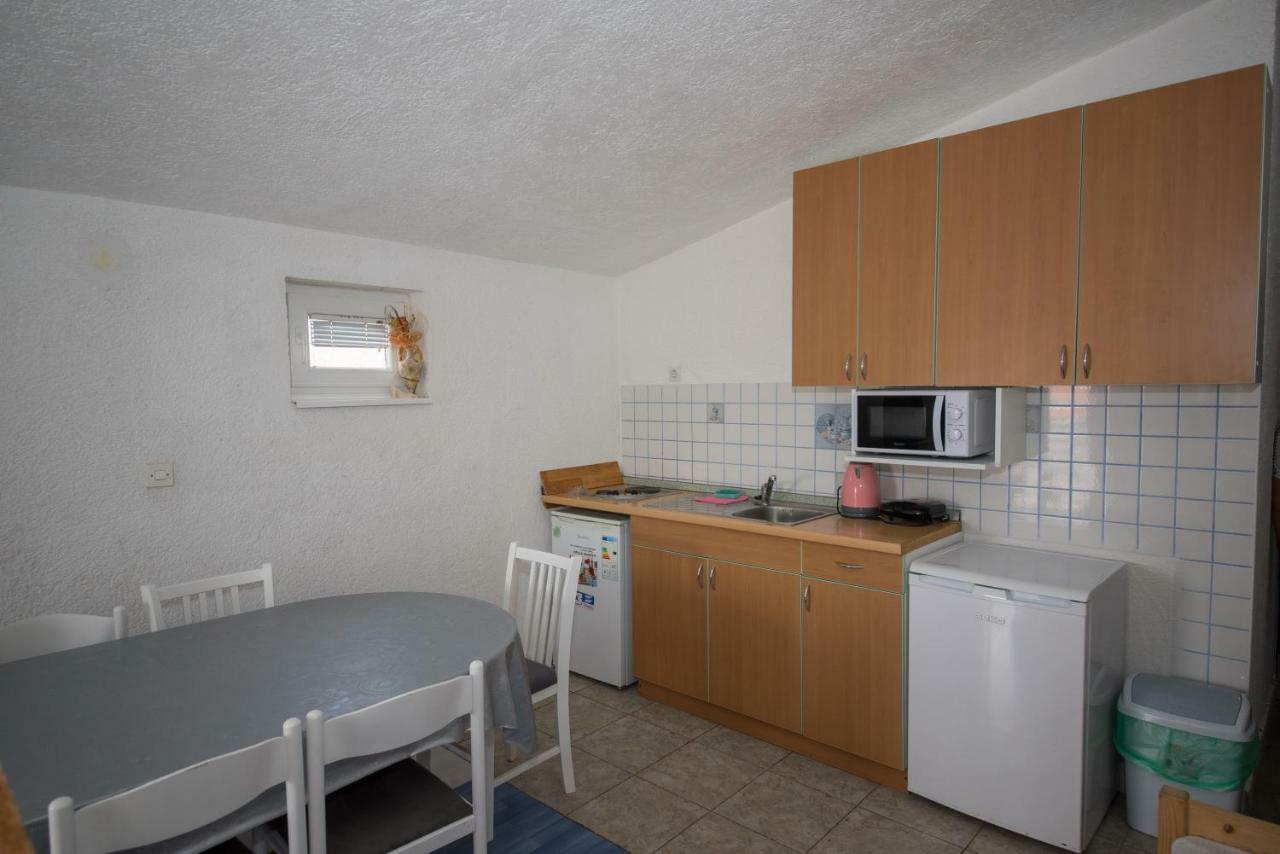 Apartment Busljeta Starigrad Paklenica Exterior photo